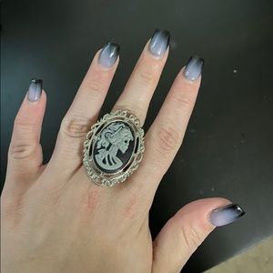 Aluminum Female Skull Cameo Stretch Ring